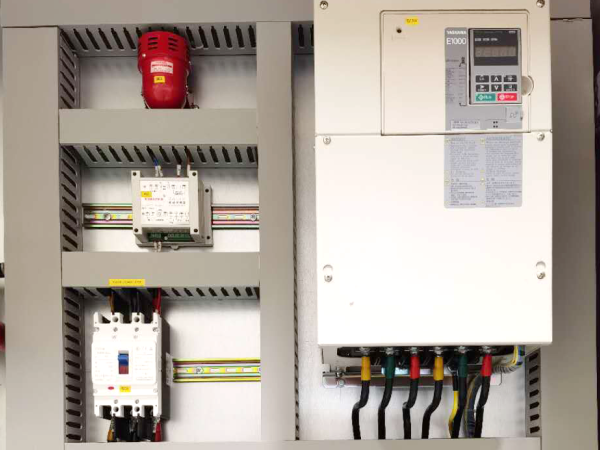 變頻柜細節(jié)